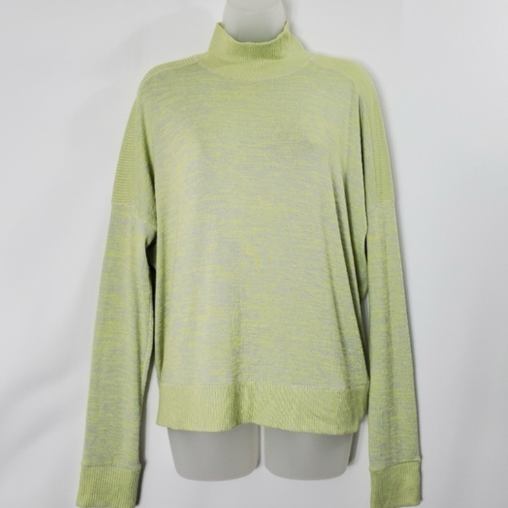 Rag & Bone mock neck long sleeve lightweight sweater.